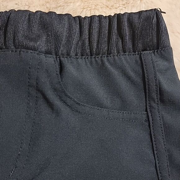 GIRL'S CARHARTT BLACK ACTIVE SHORTS, SIZE 7 - Picture 4 of 9
